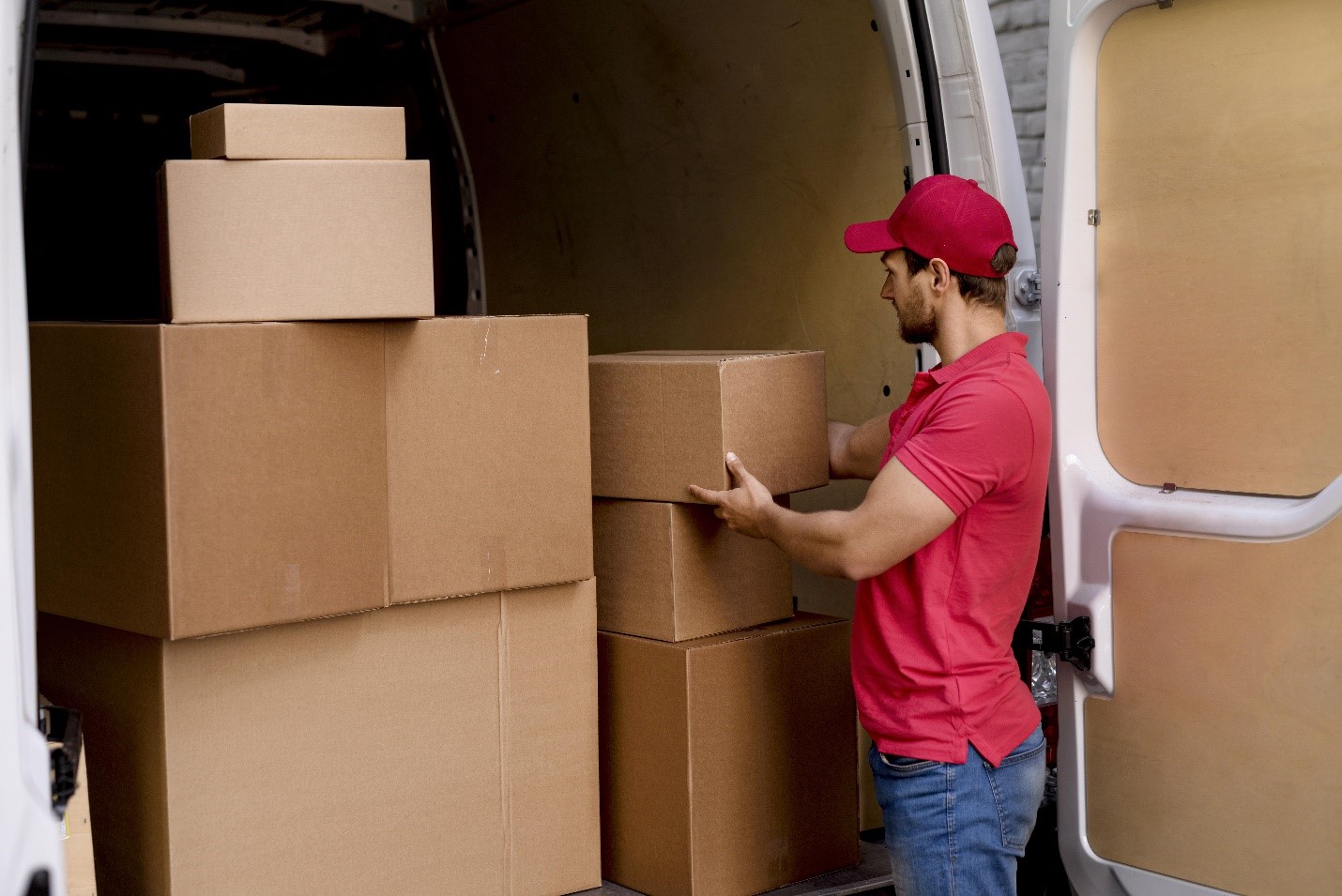 truck unloading in Phoenix, AZ